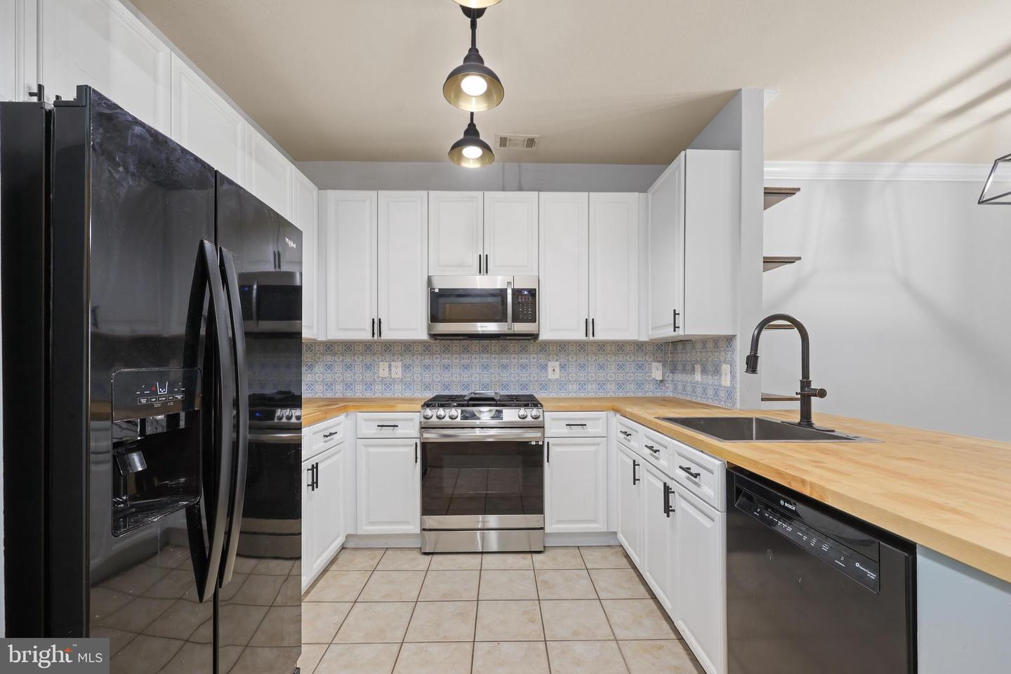 9480 VIRGINIA CENTER BLVD #329, VIENNA, Virginia 22181, 2 Bedrooms Bedrooms, ,2 BathroomsBathrooms,Residential,For sale,9480 VIRGINIA CENTER BLVD #329,VAFX2256424 MLS # VAFX2256424