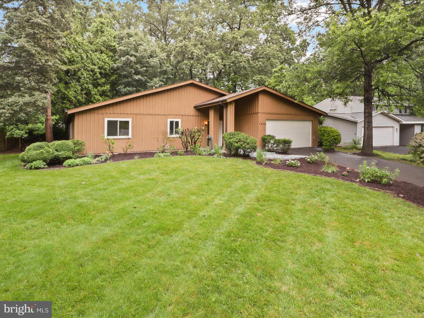 1544 HIDDENBROOK DR, HERNDON, Virginia 20170, 3 Bedrooms Bedrooms, ,2 BathroomsBathrooms,Residential,For sale,1544 HIDDENBROOK DR,VAFX2257522 MLS # VAFX2257522