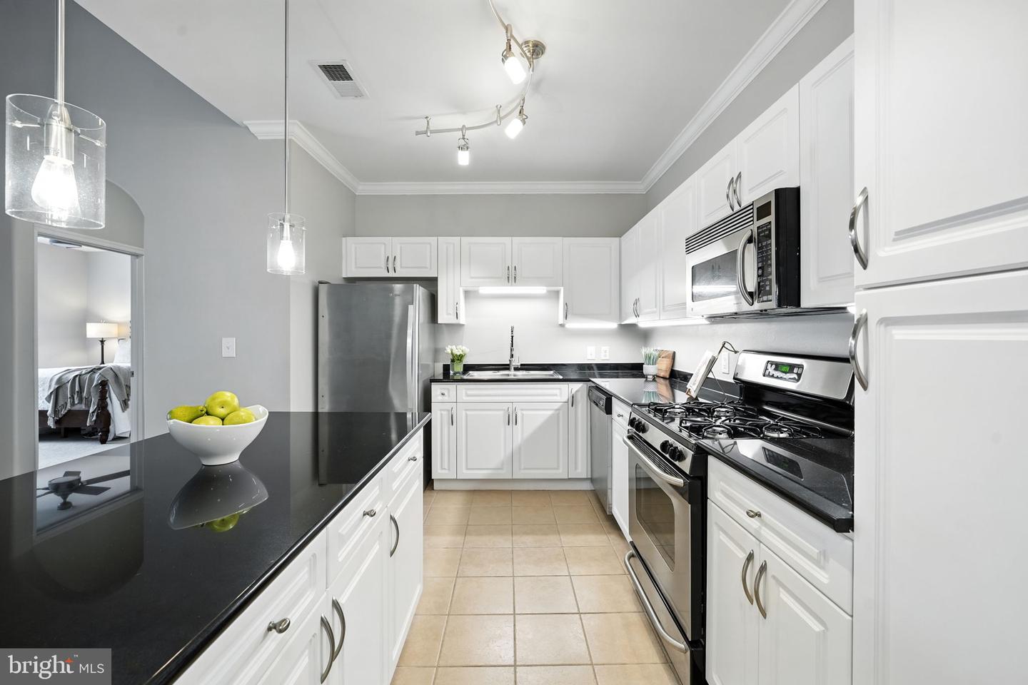 12909 CENTRE PARK CIR #403, HERNDON, Virginia 20171, 2 Bedrooms Bedrooms, ,2 BathroomsBathrooms,Residential,For sale,12909 CENTRE PARK CIR #403,VAFX2258964 MLS # VAFX2258964