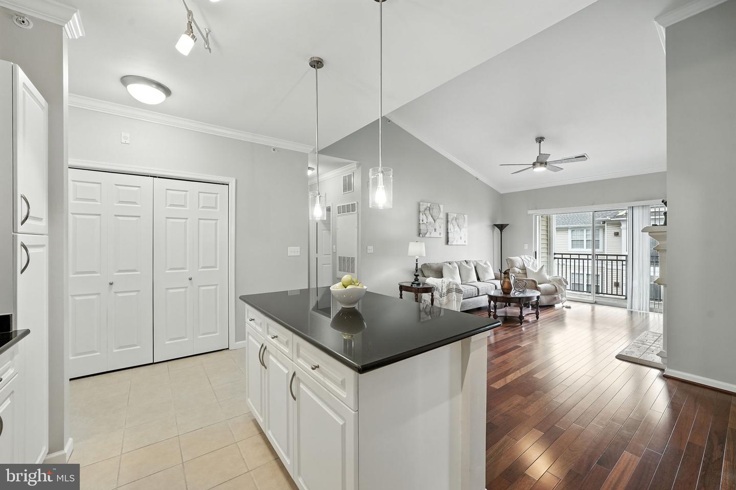 12909 CENTRE PARK CIR #403, HERNDON, Virginia 20171, 2 Bedrooms Bedrooms, ,2 BathroomsBathrooms,Residential,For sale,12909 CENTRE PARK CIR #403,VAFX2258964 MLS # VAFX2258964