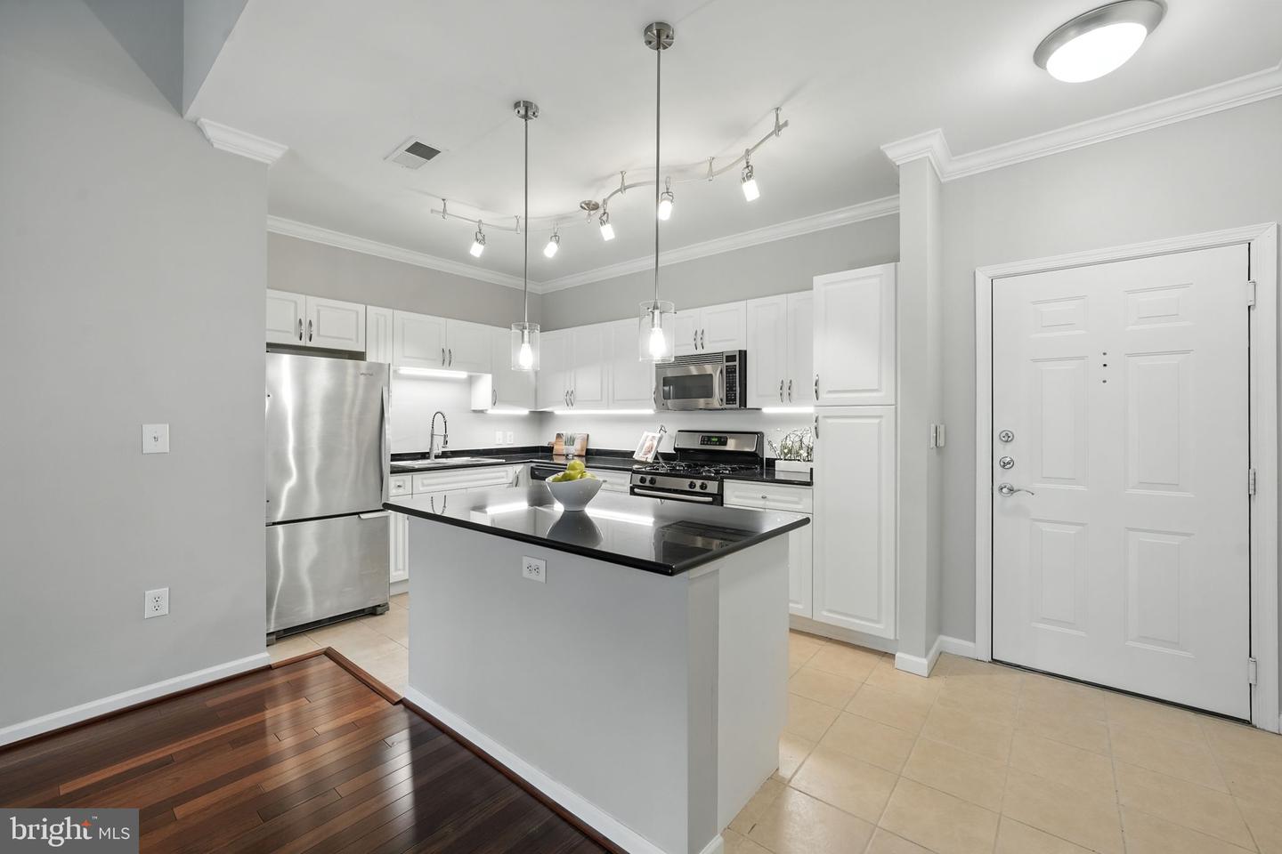 12909 CENTRE PARK CIR #403, HERNDON, Virginia 20171, 2 Bedrooms Bedrooms, ,2 BathroomsBathrooms,Residential,For sale,12909 CENTRE PARK CIR #403,VAFX2258964 MLS # VAFX2258964