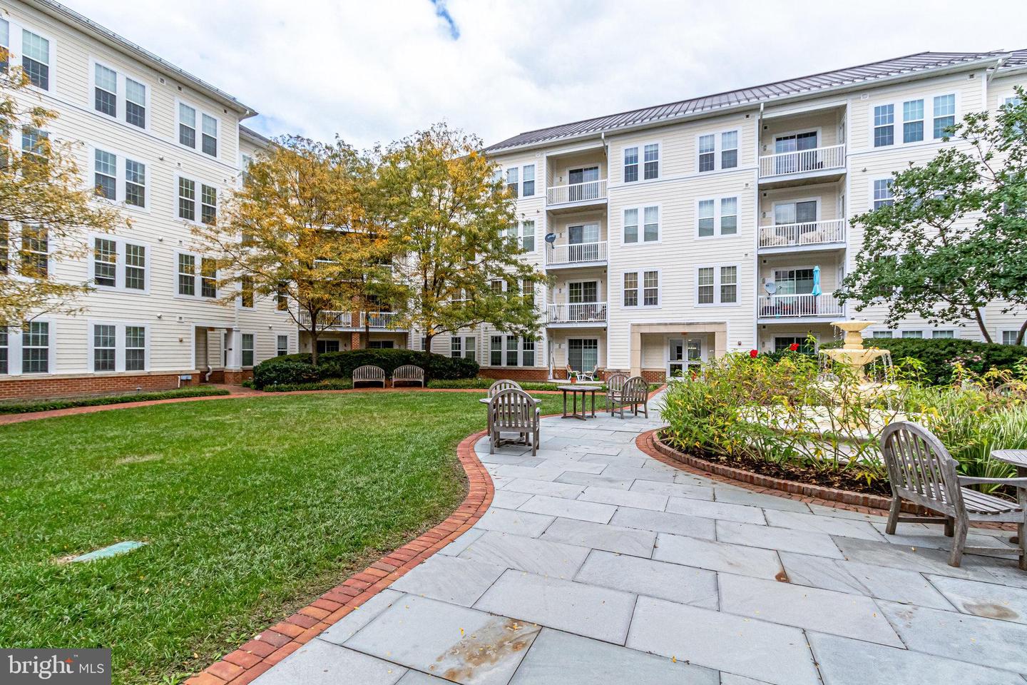 400 CAMERON STATION BLVD #438, ALEXANDRIA, Virginia 22304, 2 Bedrooms Bedrooms, ,2 BathroomsBathrooms,Residential,For sale,400 CAMERON STATION BLVD #438,VAAX2048102 MLS # VAAX2048102