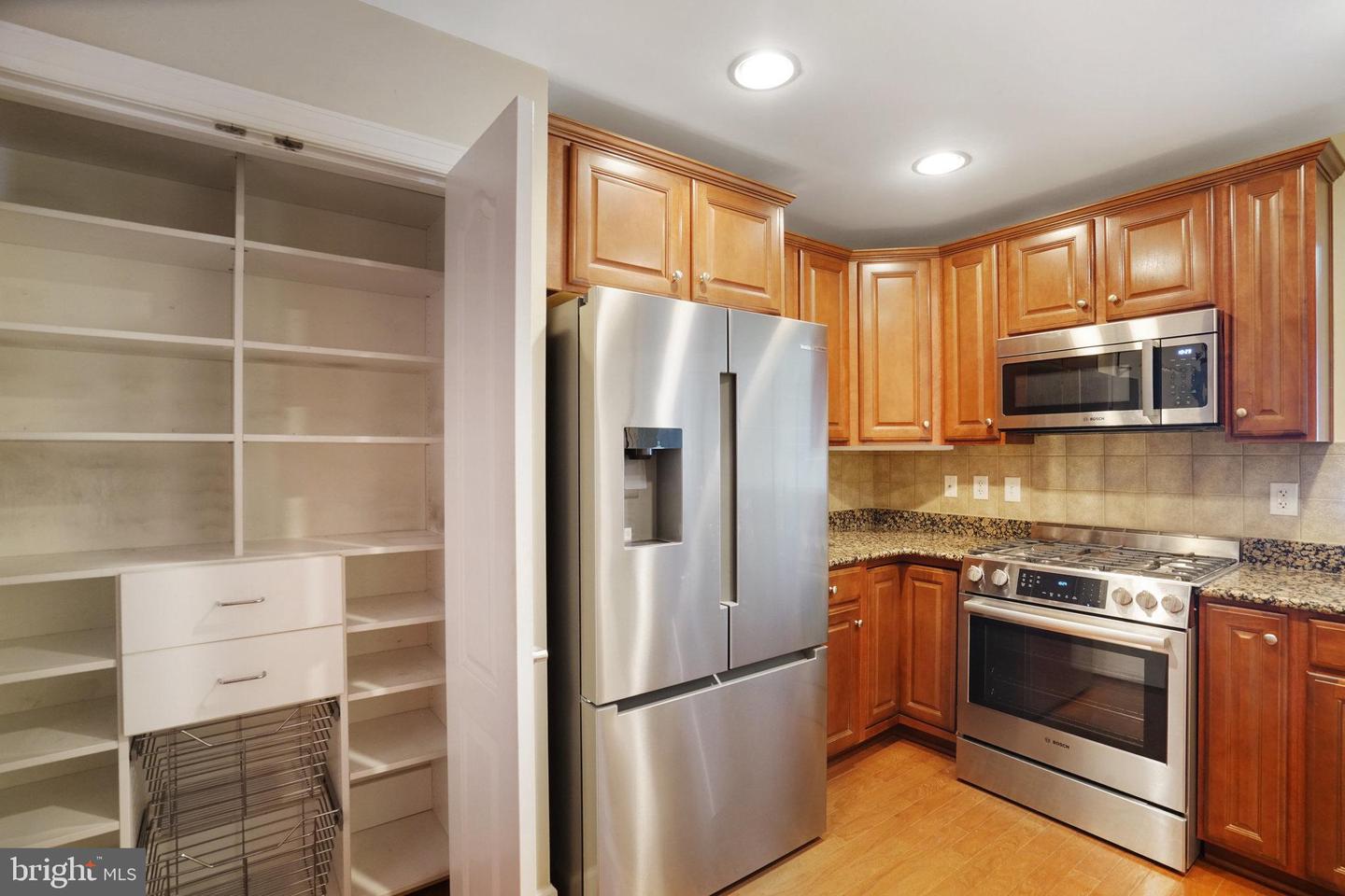 400 CAMERON STATION BLVD #438, ALEXANDRIA, Virginia 22304, 2 Bedrooms Bedrooms, ,2 BathroomsBathrooms,Residential,For sale,400 CAMERON STATION BLVD #438,VAAX2048102 MLS # VAAX2048102
