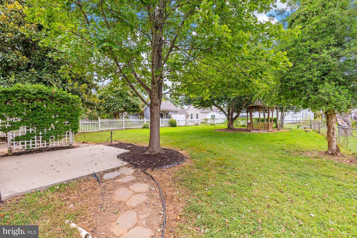 408 RIVERSIDE DR, FREDERICKSBURG, Virginia 22401, 3 Bedrooms Bedrooms, ,2 BathroomsBathrooms,Residential,For sale,408 RIVERSIDE DR,VAFB2008700 MLS # VAFB2008700