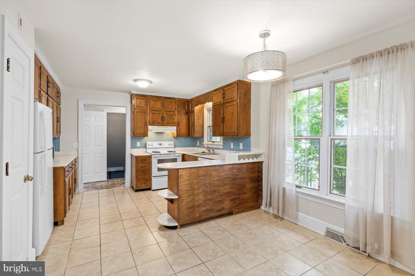 408 RIVERSIDE DR, FREDERICKSBURG, Virginia 22401, 3 Bedrooms Bedrooms, ,2 BathroomsBathrooms,Residential,For sale,408 RIVERSIDE DR,VAFB2008700 MLS # VAFB2008700