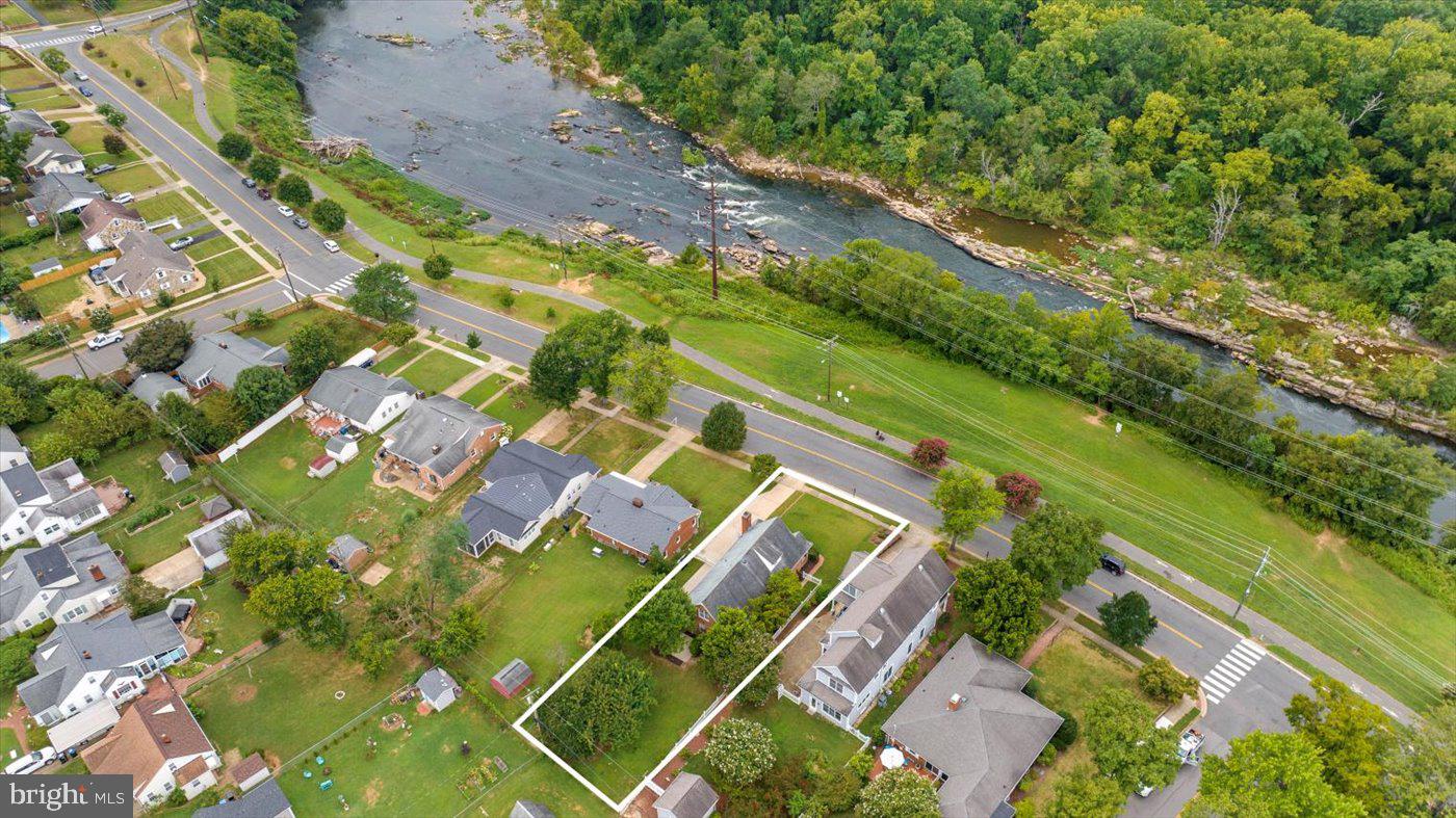 408 RIVERSIDE DR, FREDERICKSBURG, Virginia 22401, 3 Bedrooms Bedrooms, ,2 BathroomsBathrooms,Residential,For sale,408 RIVERSIDE DR,VAFB2008700 MLS # VAFB2008700