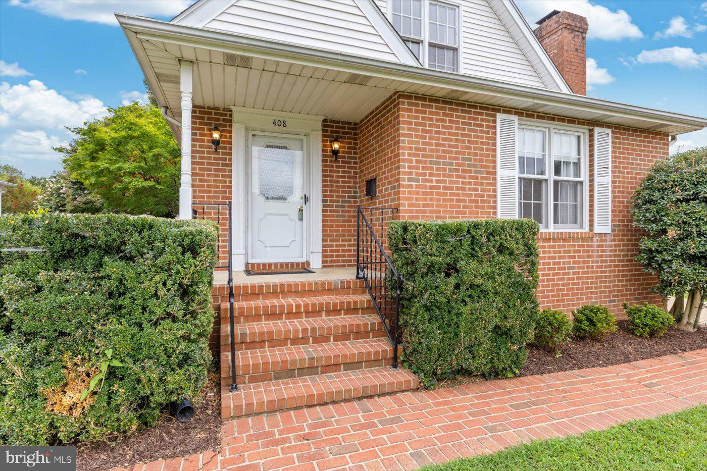 408 RIVERSIDE DR, FREDERICKSBURG, Virginia 22401, 3 Bedrooms Bedrooms, ,2 BathroomsBathrooms,Residential,For sale,408 RIVERSIDE DR,VAFB2008700 MLS # VAFB2008700