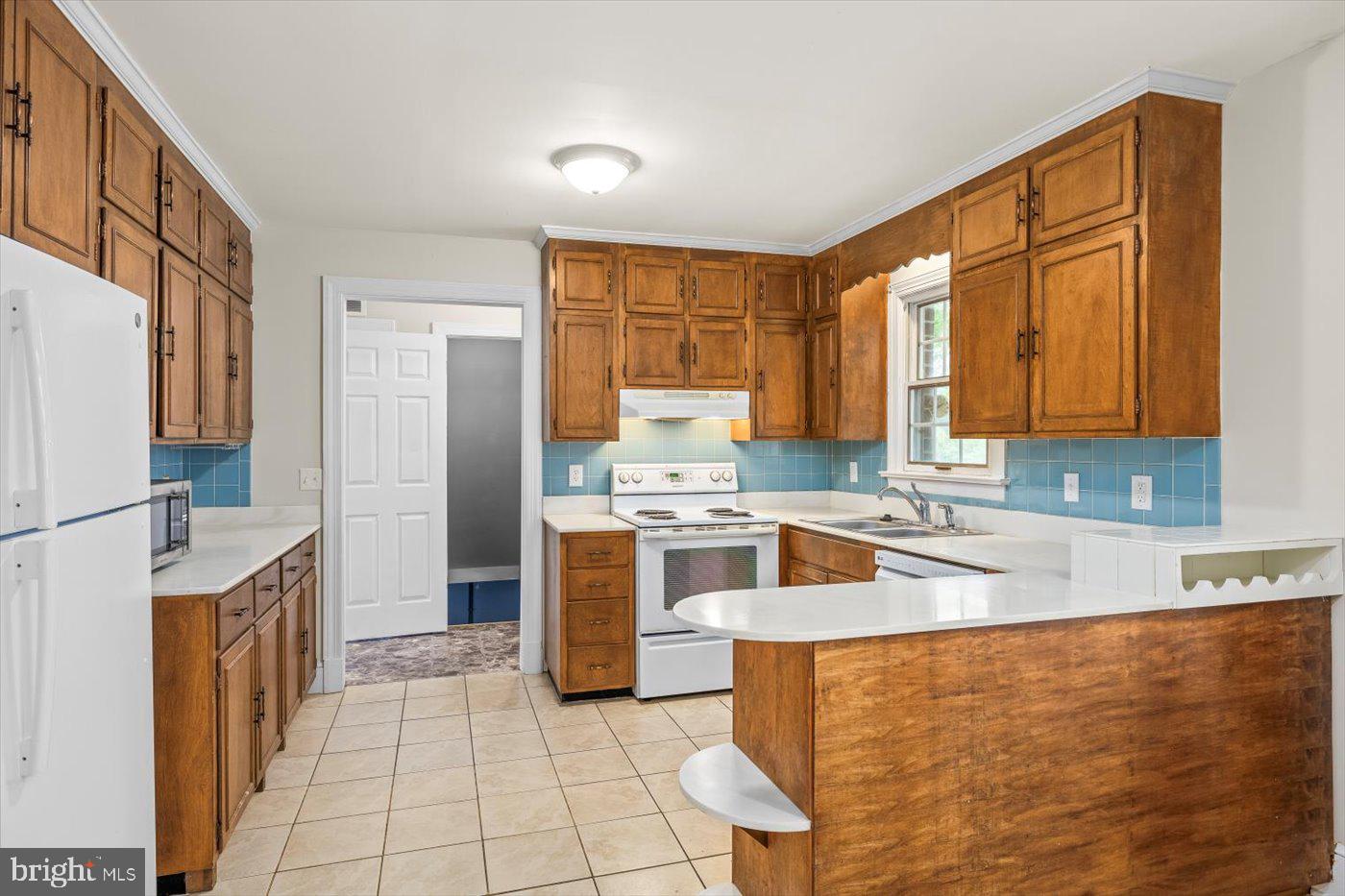 408 RIVERSIDE DR, FREDERICKSBURG, Virginia 22401, 3 Bedrooms Bedrooms, ,2 BathroomsBathrooms,Residential,For sale,408 RIVERSIDE DR,VAFB2008700 MLS # VAFB2008700
