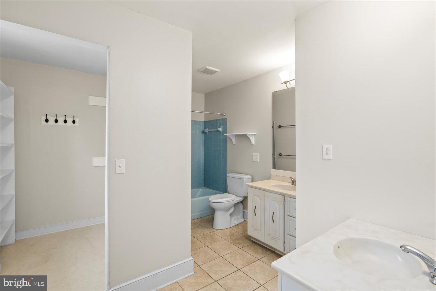 408 RIVERSIDE DR, FREDERICKSBURG, Virginia 22401, 3 Bedrooms Bedrooms, ,2 BathroomsBathrooms,Residential,For sale,408 RIVERSIDE DR,VAFB2008700 MLS # VAFB2008700
