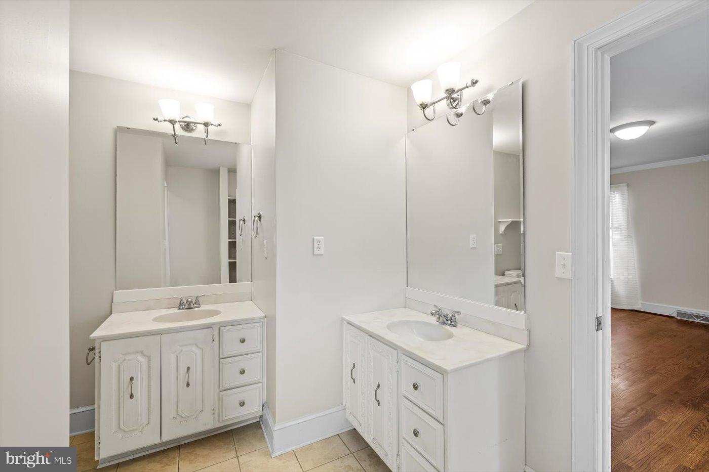 408 RIVERSIDE DR, FREDERICKSBURG, Virginia 22401, 3 Bedrooms Bedrooms, ,2 BathroomsBathrooms,Residential,For sale,408 RIVERSIDE DR,VAFB2008700 MLS # VAFB2008700