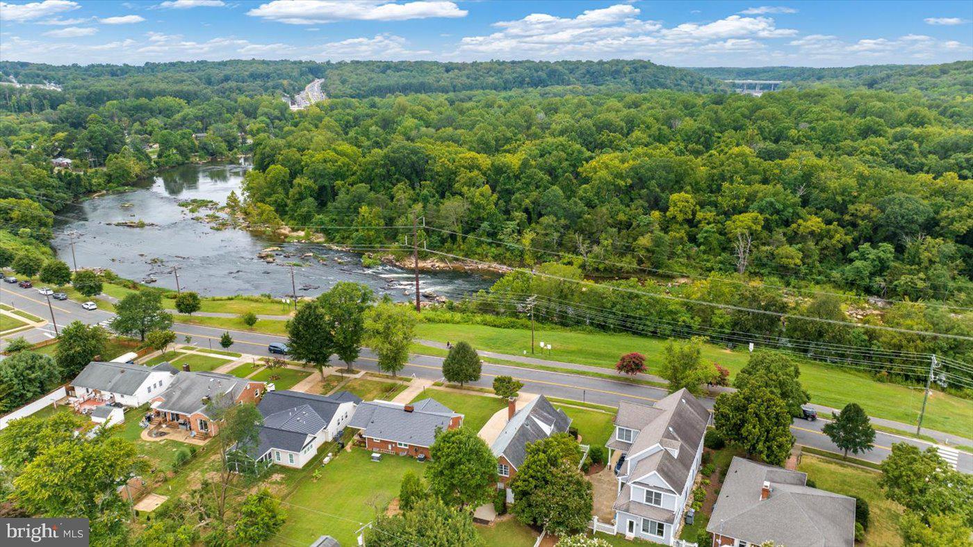 408 RIVERSIDE DR, FREDERICKSBURG, Virginia 22401, 3 Bedrooms Bedrooms, ,2 BathroomsBathrooms,Residential,For sale,408 RIVERSIDE DR,VAFB2008700 MLS # VAFB2008700