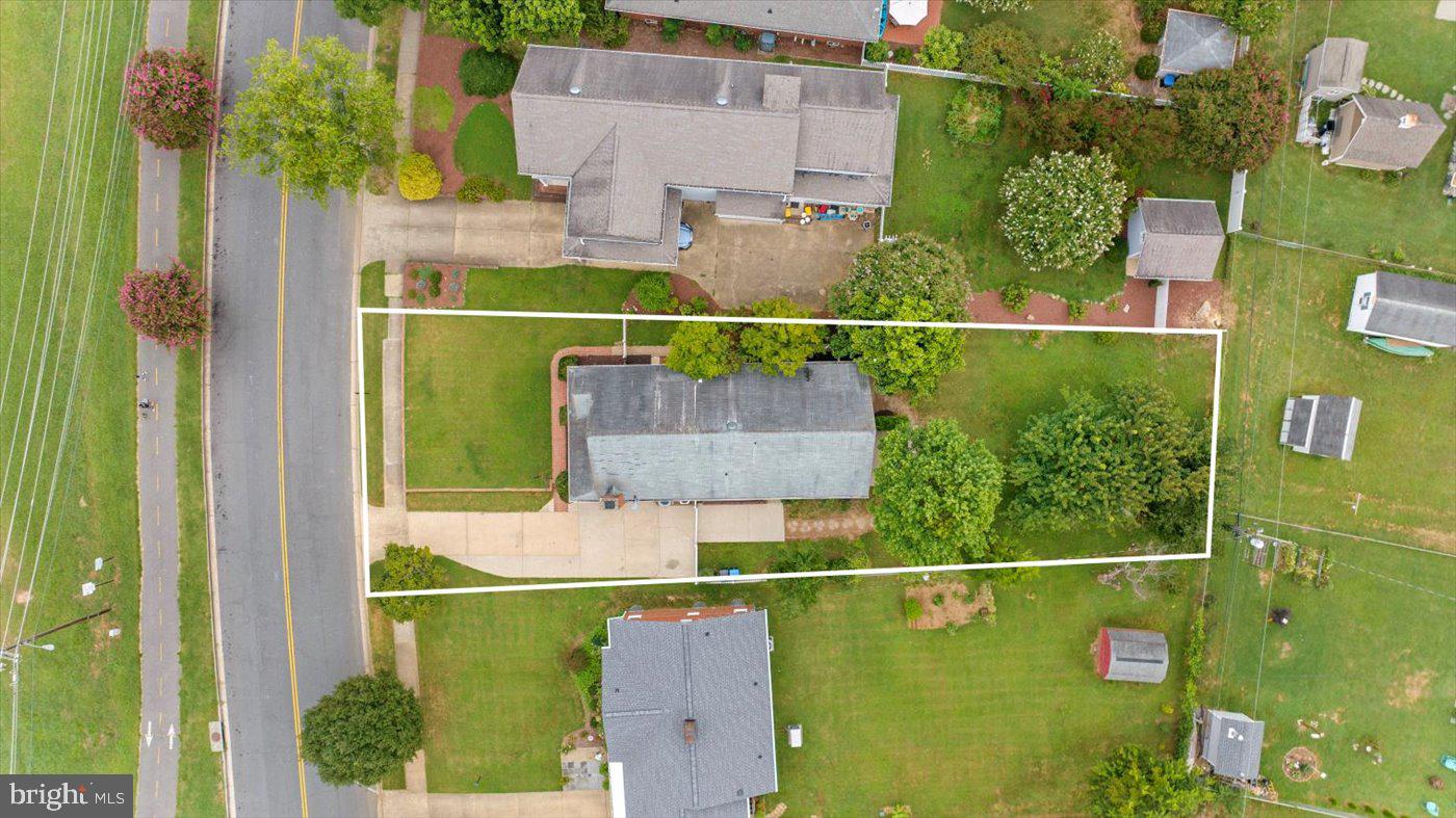 408 RIVERSIDE DR, FREDERICKSBURG, Virginia 22401, 3 Bedrooms Bedrooms, ,2 BathroomsBathrooms,Residential,For sale,408 RIVERSIDE DR,VAFB2008700 MLS # VAFB2008700