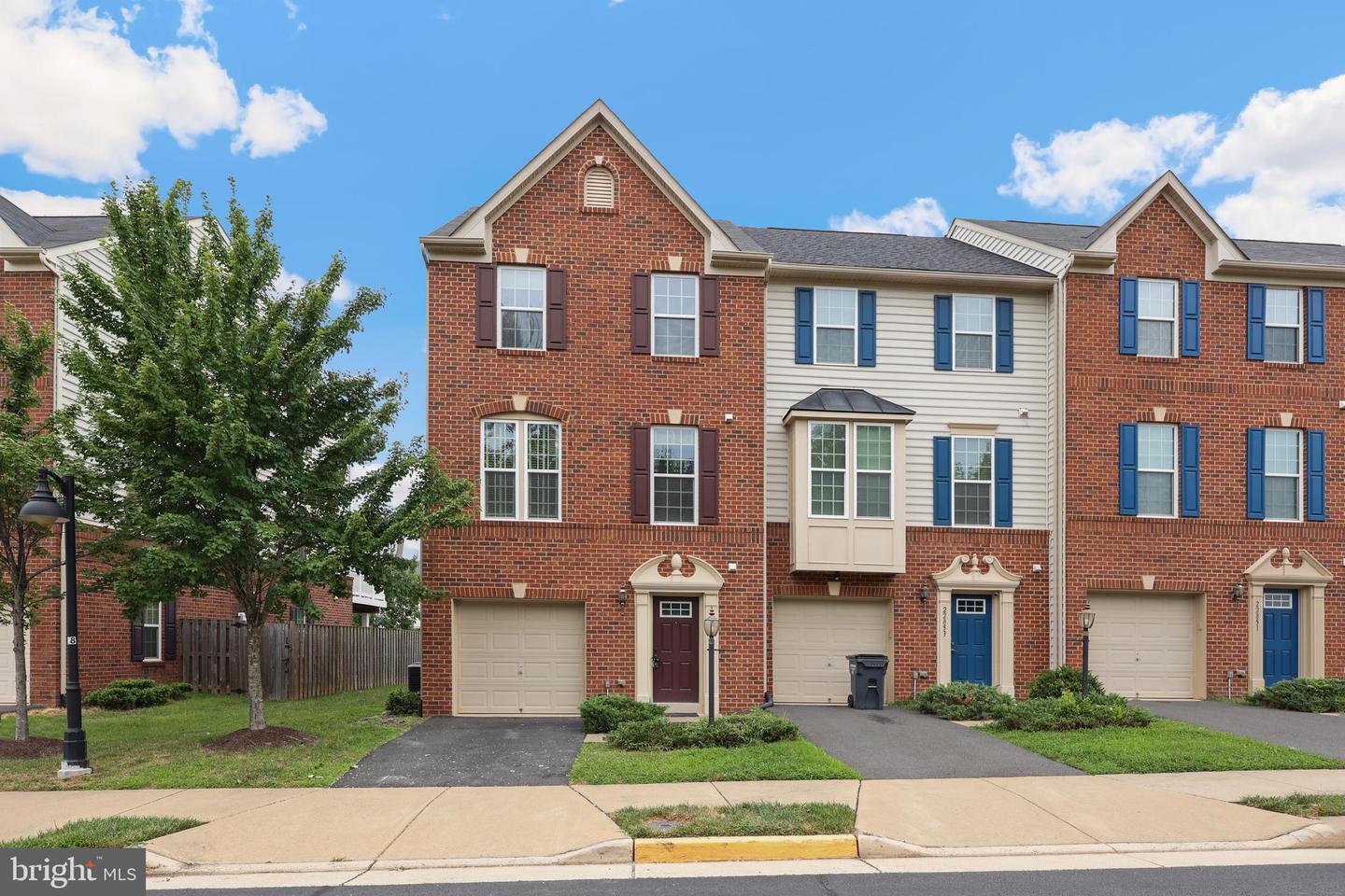22855 CHESTNUT OAK TER, STERLING, Virginia 20166, 3 Bedrooms Bedrooms, ,2 BathroomsBathrooms,Residential,For sale,22855 CHESTNUT OAK TER,VALO2103326 MLS # VALO2103326