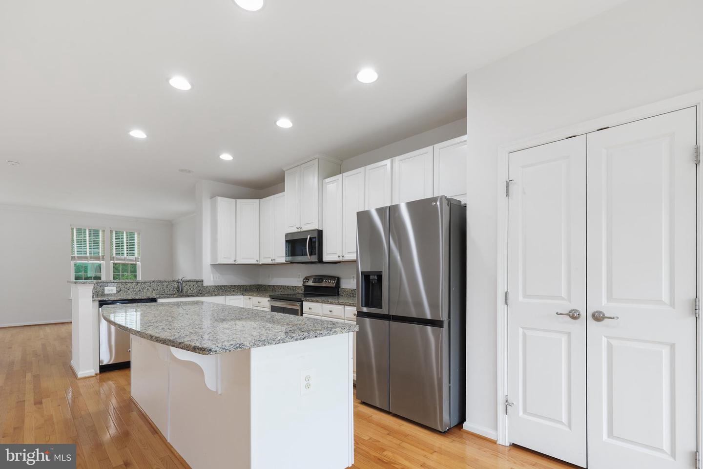 22855 CHESTNUT OAK TER, STERLING, Virginia 20166, 3 Bedrooms Bedrooms, ,2 BathroomsBathrooms,Residential,For sale,22855 CHESTNUT OAK TER,VALO2103326 MLS # VALO2103326