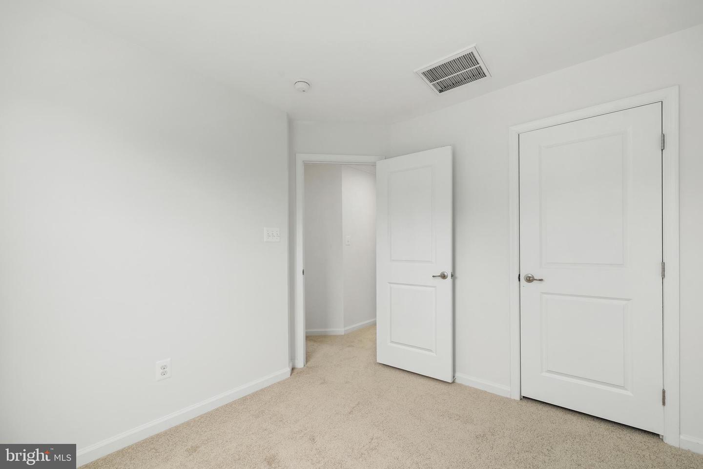 22855 CHESTNUT OAK TER, STERLING, Virginia 20166, 3 Bedrooms Bedrooms, ,2 BathroomsBathrooms,Residential,For sale,22855 CHESTNUT OAK TER,VALO2103326 MLS # VALO2103326