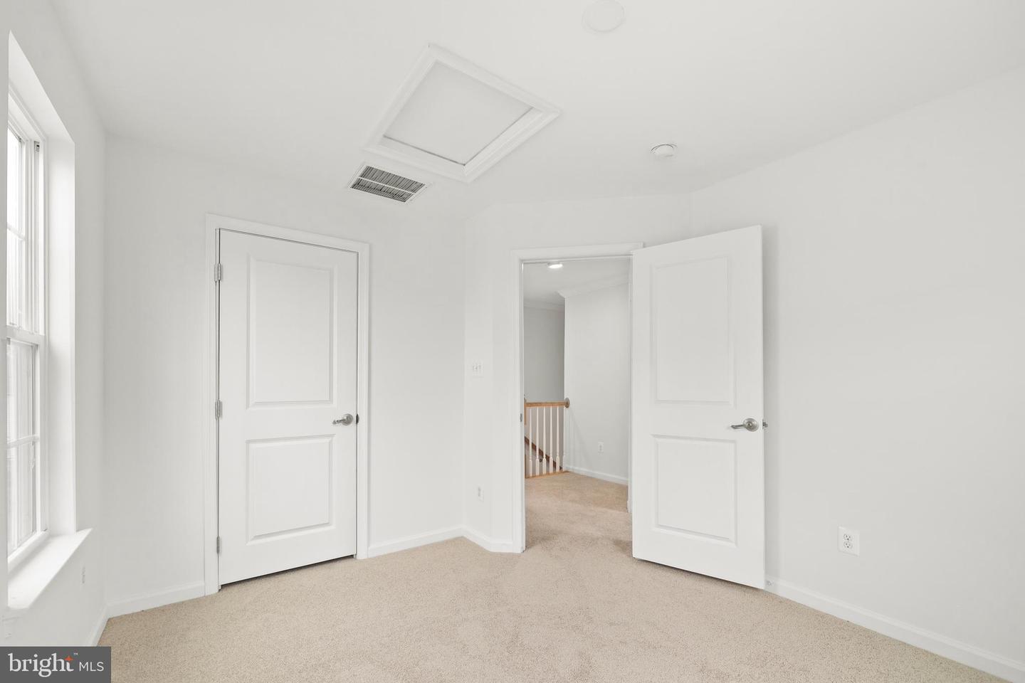 22855 CHESTNUT OAK TER, STERLING, Virginia 20166, 3 Bedrooms Bedrooms, ,2 BathroomsBathrooms,Residential,For sale,22855 CHESTNUT OAK TER,VALO2103326 MLS # VALO2103326