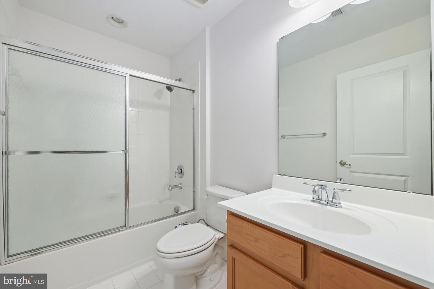 22855 CHESTNUT OAK TER, STERLING, Virginia 20166, 3 Bedrooms Bedrooms, ,2 BathroomsBathrooms,Residential,For sale,22855 CHESTNUT OAK TER,VALO2103326 MLS # VALO2103326