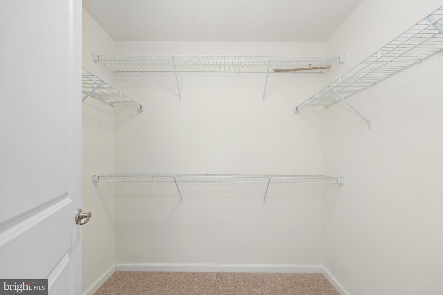 22855 CHESTNUT OAK TER, STERLING, Virginia 20166, 3 Bedrooms Bedrooms, ,2 BathroomsBathrooms,Residential,For sale,22855 CHESTNUT OAK TER,VALO2103326 MLS # VALO2103326