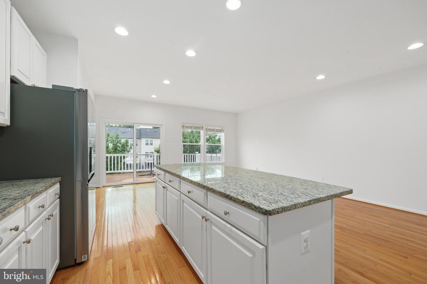 22855 CHESTNUT OAK TER, STERLING, Virginia 20166, 3 Bedrooms Bedrooms, ,2 BathroomsBathrooms,Residential,For sale,22855 CHESTNUT OAK TER,VALO2103326 MLS # VALO2103326