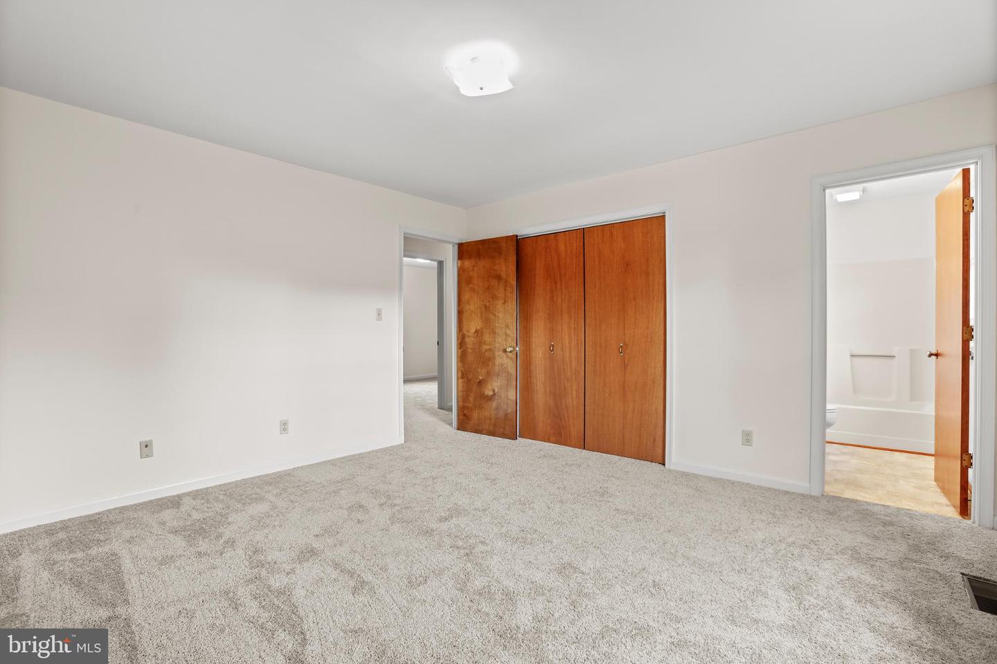806 SHAMROCK DR, FREDERICKSBURG, Virginia 22407, 3 Bedrooms Bedrooms, 5 Rooms Rooms,2 BathroomsBathrooms,Residential,For sale,806 SHAMROCK DR,VASP2035126 MLS # VASP2035126