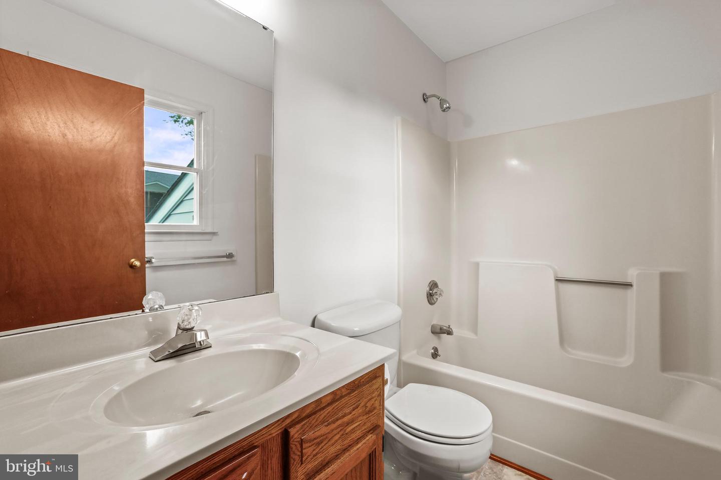 806 SHAMROCK DR, FREDERICKSBURG, Virginia 22407, 3 Bedrooms Bedrooms, 5 Rooms Rooms,2 BathroomsBathrooms,Residential,For sale,806 SHAMROCK DR,VASP2035126 MLS # VASP2035126