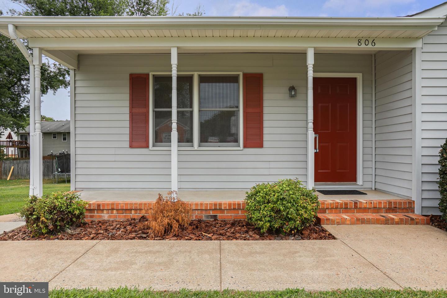 806 SHAMROCK DR, FREDERICKSBURG, Virginia 22407, 3 Bedrooms Bedrooms, 5 Rooms Rooms,2 BathroomsBathrooms,Residential,For sale,806 SHAMROCK DR,VASP2035126 MLS # VASP2035126