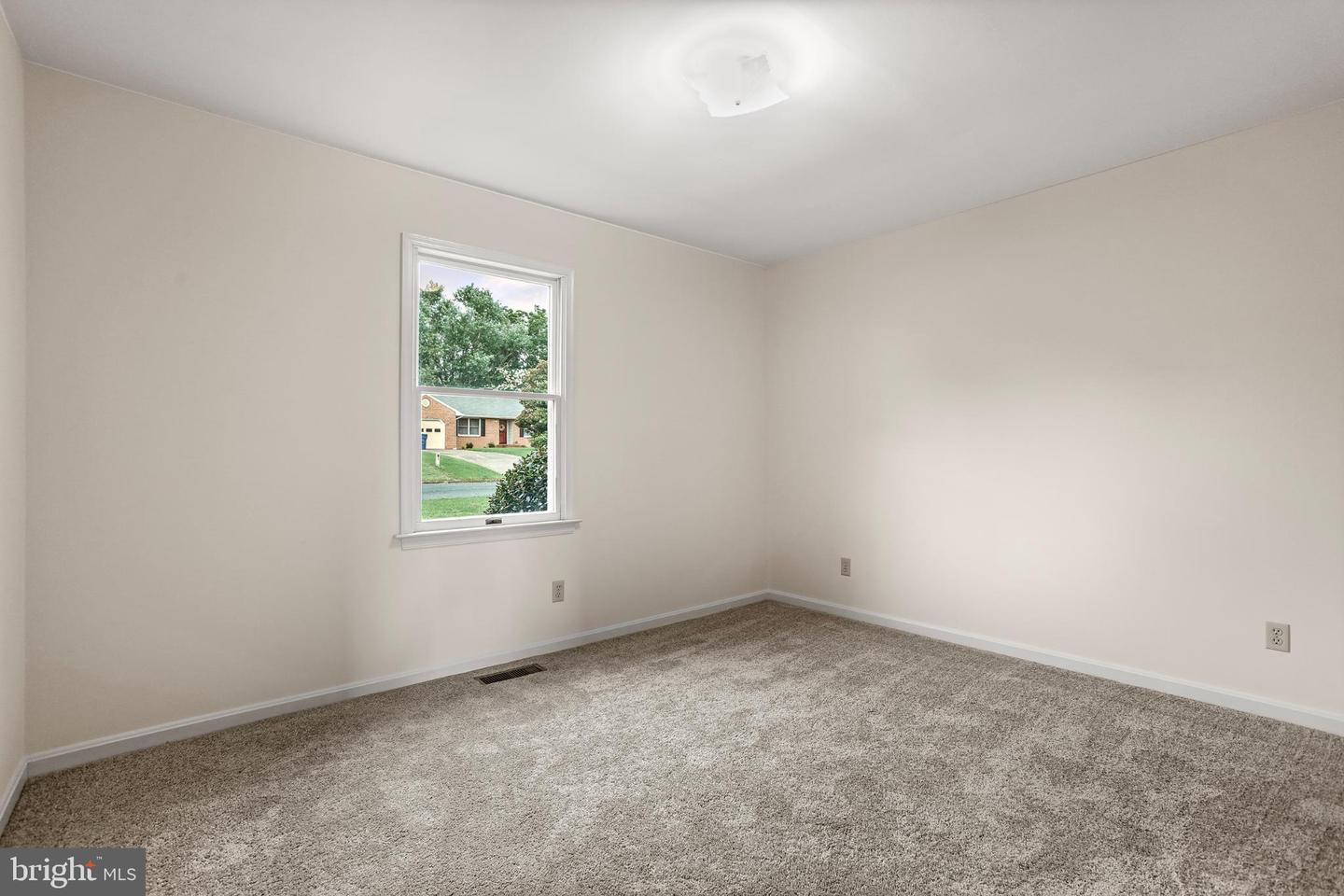 806 SHAMROCK DR, FREDERICKSBURG, Virginia 22407, 3 Bedrooms Bedrooms, 5 Rooms Rooms,2 BathroomsBathrooms,Residential,For sale,806 SHAMROCK DR,VASP2035126 MLS # VASP2035126