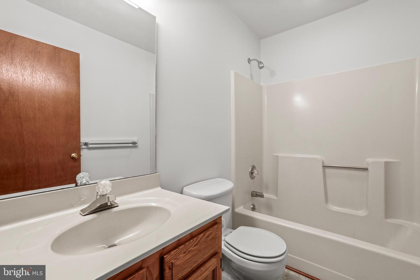 806 SHAMROCK DR, FREDERICKSBURG, Virginia 22407, 3 Bedrooms Bedrooms, 5 Rooms Rooms,2 BathroomsBathrooms,Residential,For sale,806 SHAMROCK DR,VASP2035126 MLS # VASP2035126