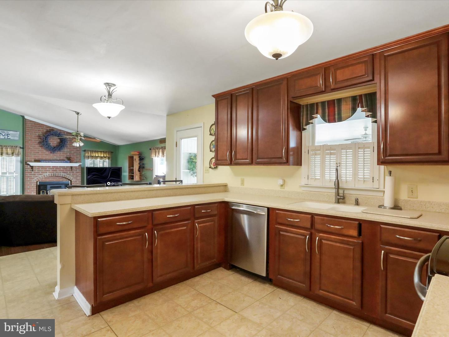 341 WARM SPRINGS RD, WINCHESTER, Virginia 22603, 4 Bedrooms Bedrooms, ,2 BathroomsBathrooms,Residential,For sale,341 WARM SPRINGS RD,VAFV2035778 MLS # VAFV2035778