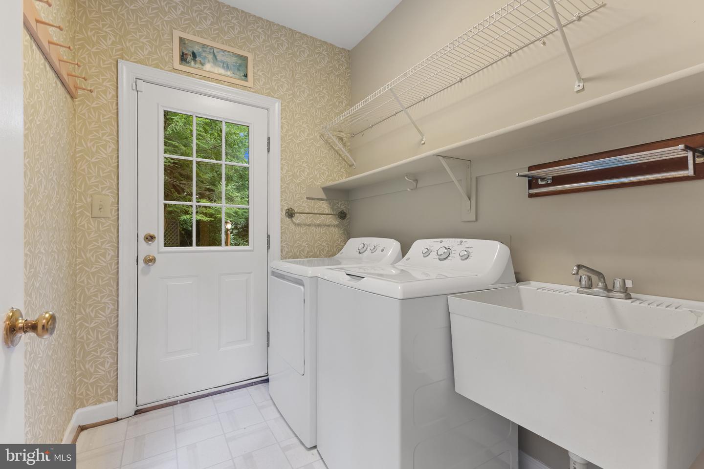 1201 ESSEX MANOR CT, ALEXANDRIA, Virginia 22308, 4 Bedrooms Bedrooms, ,4 BathroomsBathrooms,Residential,For sale,1201 ESSEX MANOR CT,VAFX2259038 MLS # VAFX2259038