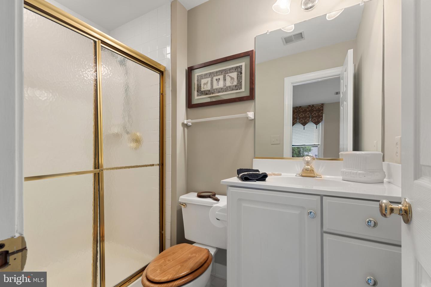 1201 ESSEX MANOR CT, ALEXANDRIA, Virginia 22308, 4 Bedrooms Bedrooms, ,4 BathroomsBathrooms,Residential,For sale,1201 ESSEX MANOR CT,VAFX2259038 MLS # VAFX2259038