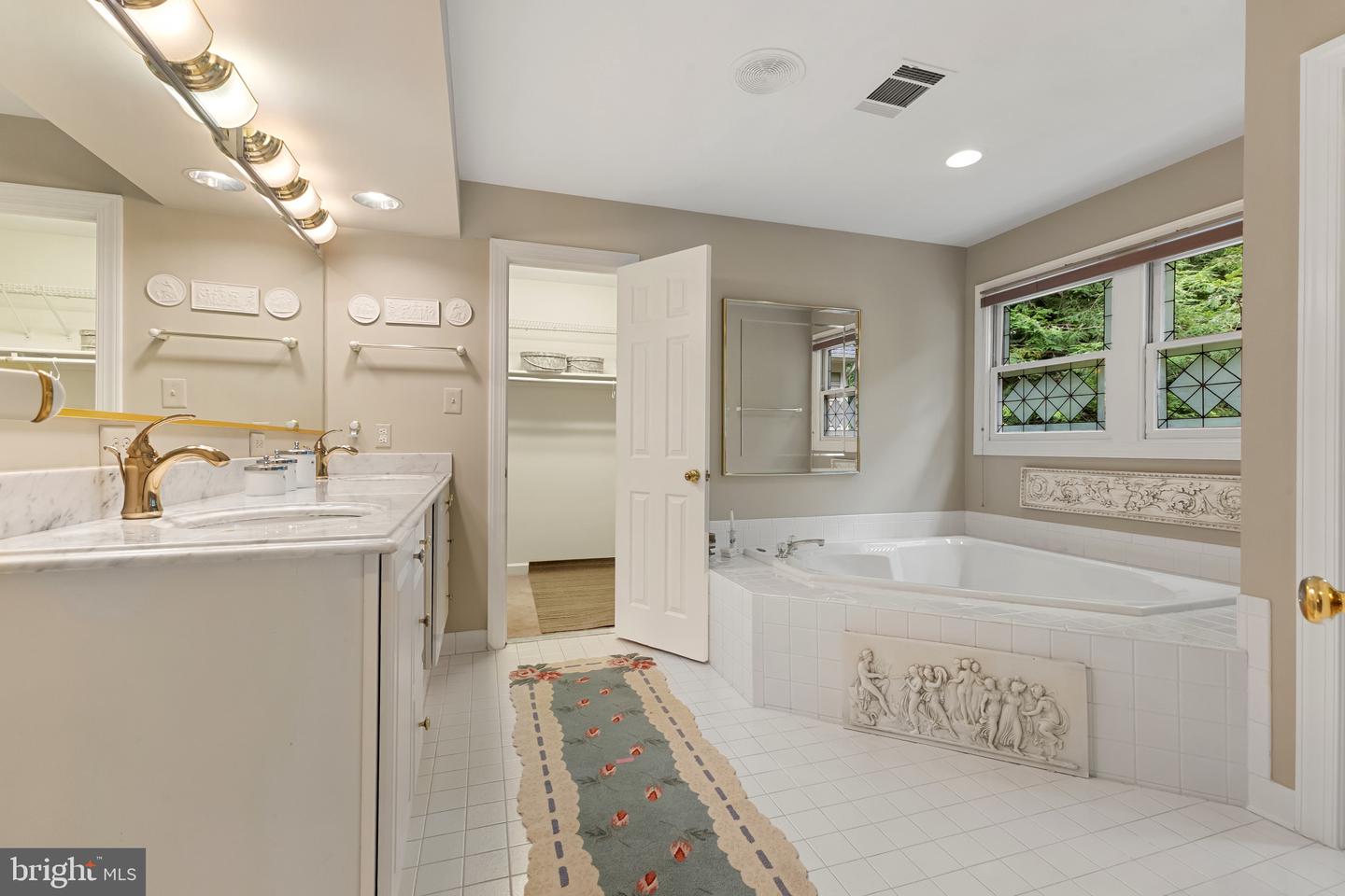 1201 ESSEX MANOR CT, ALEXANDRIA, Virginia 22308, 4 Bedrooms Bedrooms, ,4 BathroomsBathrooms,Residential,For sale,1201 ESSEX MANOR CT,VAFX2259038 MLS # VAFX2259038