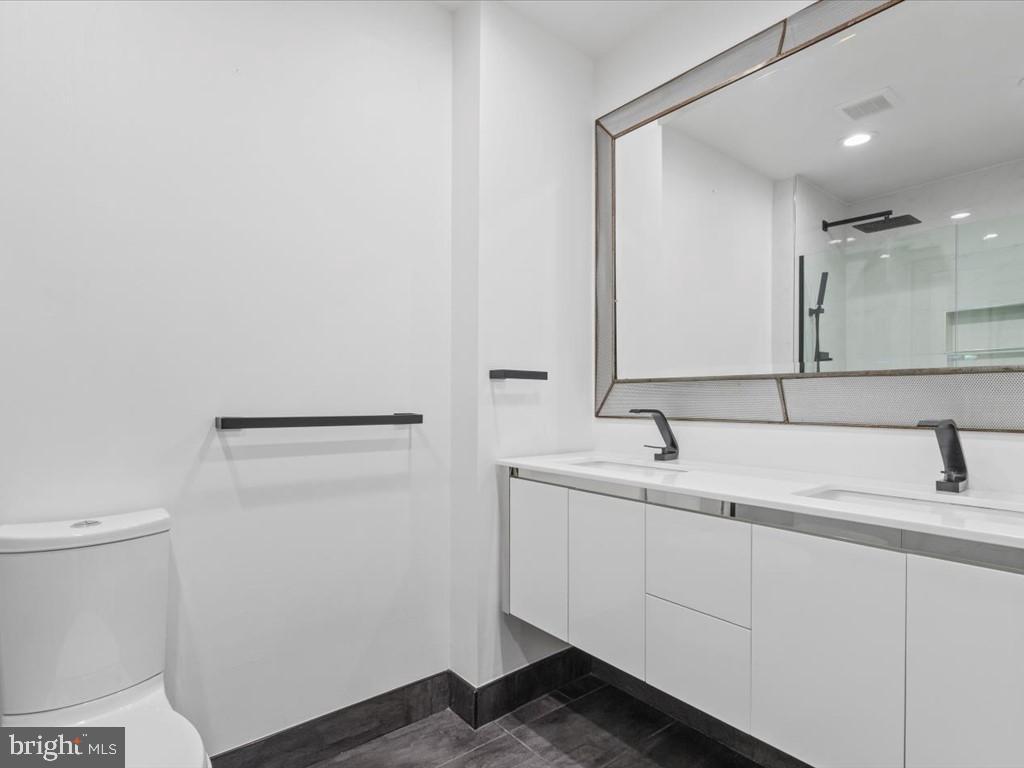 811 4TH ST NW #608, WASHINGTON, District Of Columbia 20001, 1 Bedroom Bedrooms, 4 Rooms Rooms,1 BathroomBathrooms,Residential,For sale,811 4TH ST NW #608,DCDC2213396 MLS # DCDC2213396
