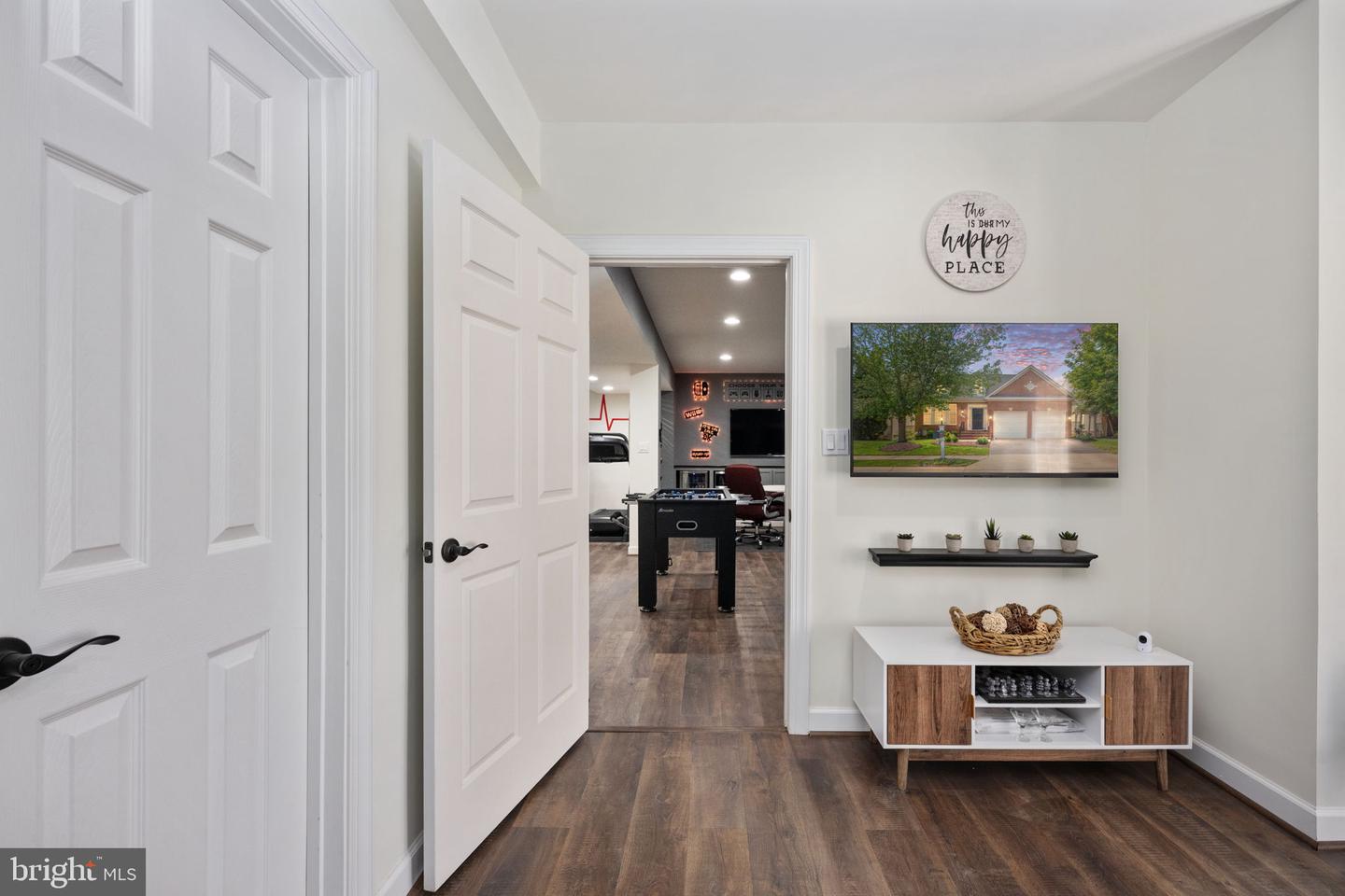 6012 DUNNBROOK TER, HAYMARKET, Virginia 20169, 5 Bedrooms Bedrooms, ,3 BathroomsBathrooms,Residential,For sale,6012 DUNNBROOK TER,VAPW2100674 MLS # VAPW2100674