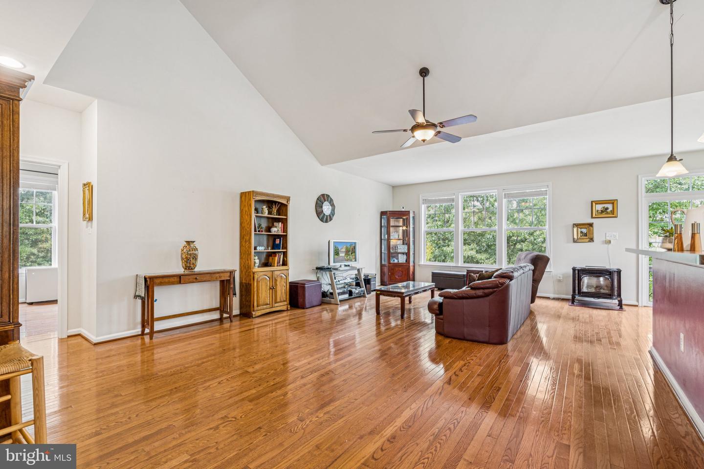 108 BUNTING CT, LAKE FREDERICK, Virginia 22630, 3 Bedrooms Bedrooms, ,4 BathroomsBathrooms,Residential,For sale,108 BUNTING CT,VAFV2035860 MLS # VAFV2035860