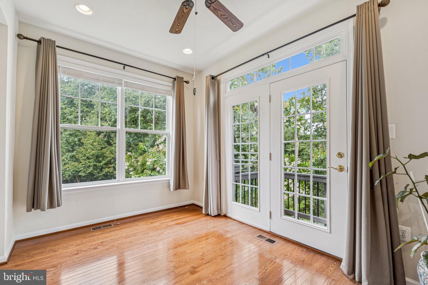 108 BUNTING CT, LAKE FREDERICK, Virginia 22630, 3 Bedrooms Bedrooms, ,4 BathroomsBathrooms,Residential,For sale,108 BUNTING CT,VAFV2035860 MLS # VAFV2035860