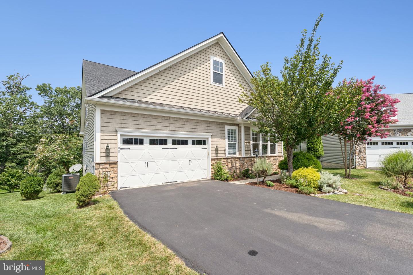 108 BUNTING CT, LAKE FREDERICK, Virginia 22630, 3 Bedrooms Bedrooms, ,4 BathroomsBathrooms,Residential,For sale,108 BUNTING CT,VAFV2035860 MLS # VAFV2035860