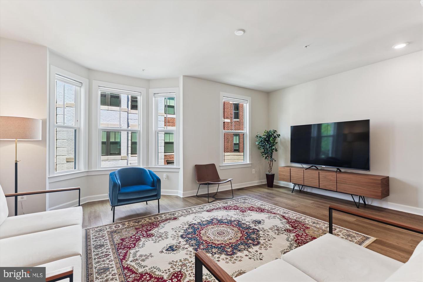 205 MARKET SQ NW #15, VIENNA, Virginia 22180, 4 Bedrooms Bedrooms, ,4 BathroomsBathrooms,Residential,For sale,205 MARKET SQ NW #15,VAFX2258998 MLS # VAFX2258998