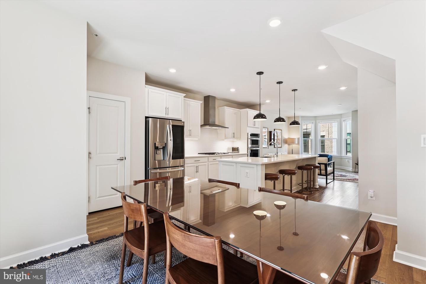 205 MARKET SQ NW #15, VIENNA, Virginia 22180, 4 Bedrooms Bedrooms, ,4 BathroomsBathrooms,Residential,For sale,205 MARKET SQ NW #15,VAFX2258998 MLS # VAFX2258998