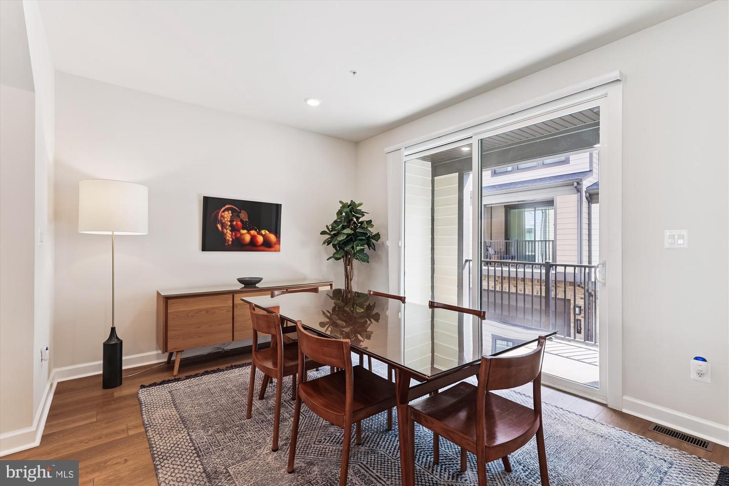 205 MARKET SQ NW #15, VIENNA, Virginia 22180, 4 Bedrooms Bedrooms, ,4 BathroomsBathrooms,Residential,For sale,205 MARKET SQ NW #15,VAFX2258998 MLS # VAFX2258998