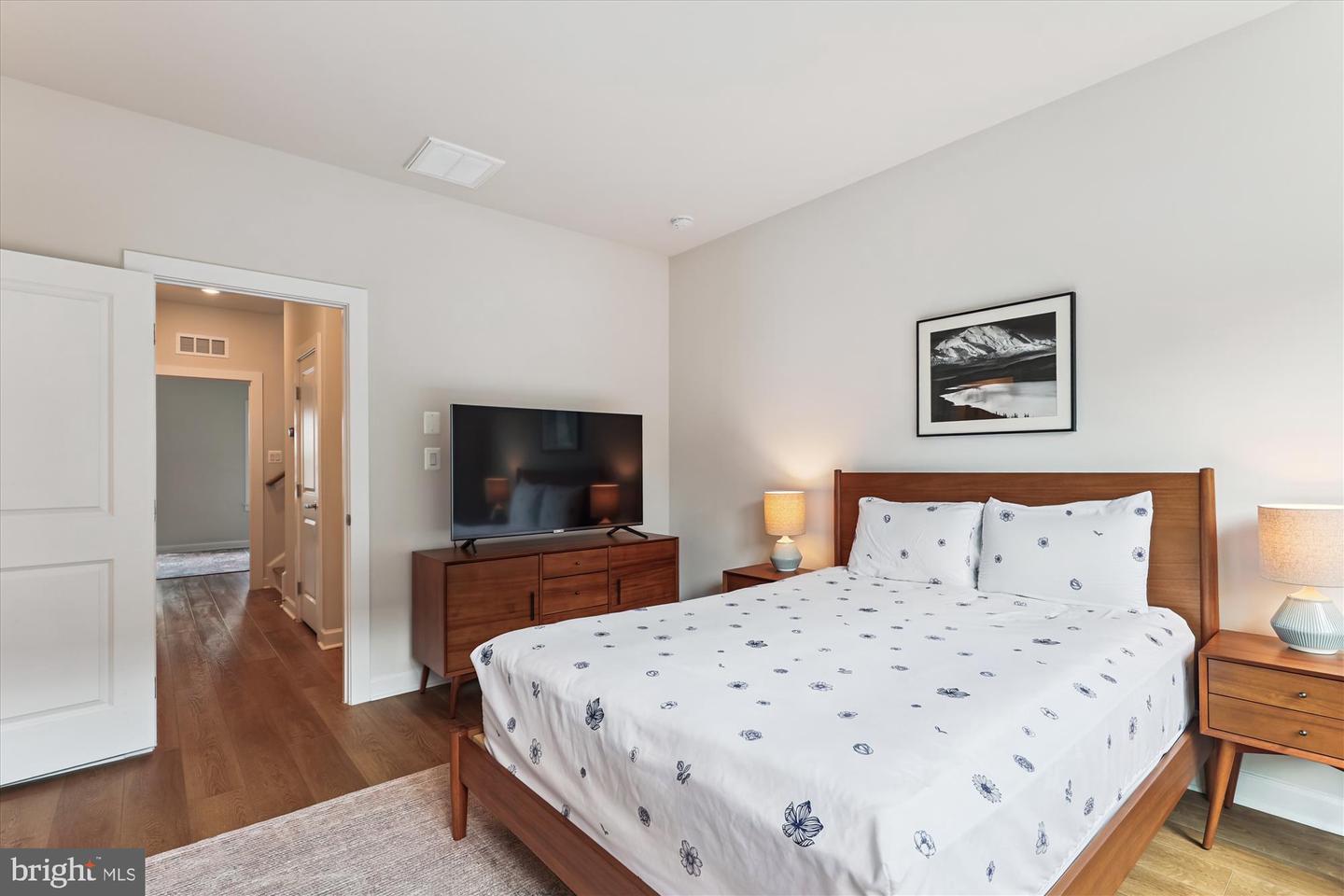 205 MARKET SQ NW #15, VIENNA, Virginia 22180, 4 Bedrooms Bedrooms, ,4 BathroomsBathrooms,Residential,For sale,205 MARKET SQ NW #15,VAFX2258998 MLS # VAFX2258998