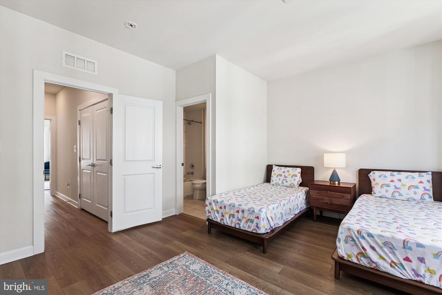 205 MARKET SQ NW #15, VIENNA, Virginia 22180, 4 Bedrooms Bedrooms, ,4 BathroomsBathrooms,Residential,For sale,205 MARKET SQ NW #15,VAFX2258998 MLS # VAFX2258998