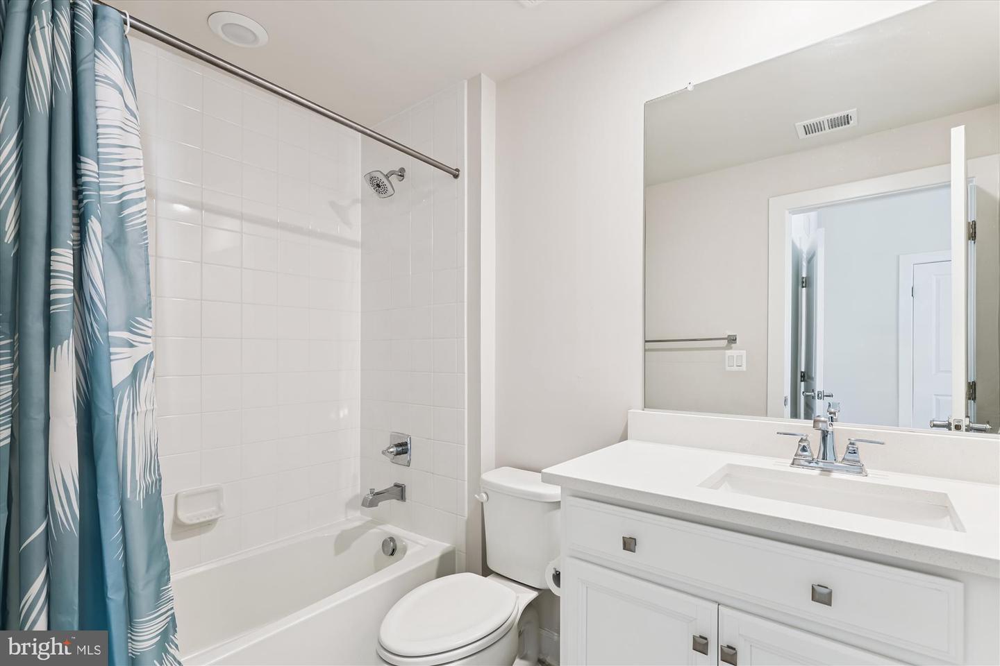 205 MARKET SQ NW #15, VIENNA, Virginia 22180, 4 Bedrooms Bedrooms, ,4 BathroomsBathrooms,Residential,For sale,205 MARKET SQ NW #15,VAFX2258998 MLS # VAFX2258998