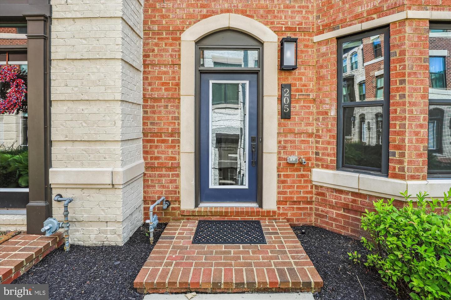 205 MARKET SQ NW #15, VIENNA, Virginia 22180, 4 Bedrooms Bedrooms, ,4 BathroomsBathrooms,Residential,For sale,205 MARKET SQ NW #15,VAFX2258998 MLS # VAFX2258998