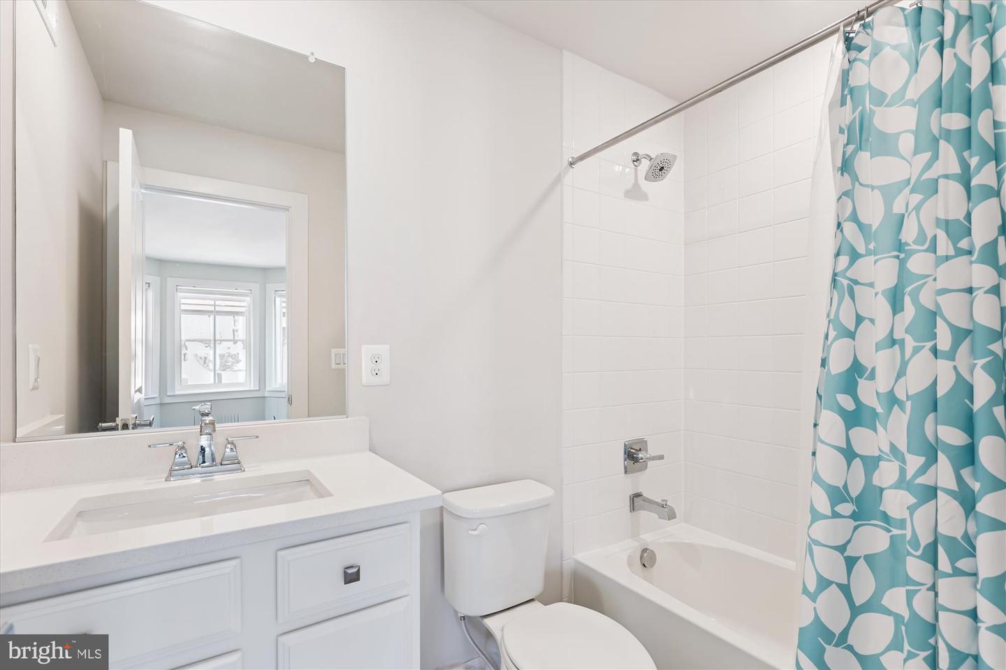 205 MARKET SQ NW #15, VIENNA, Virginia 22180, 4 Bedrooms Bedrooms, ,4 BathroomsBathrooms,Residential,For sale,205 MARKET SQ NW #15,VAFX2258998 MLS # VAFX2258998