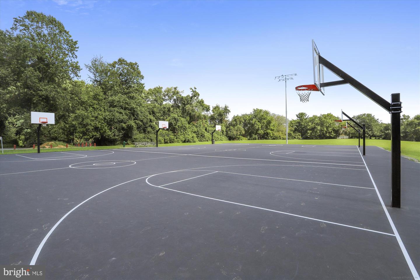 205 MARKET SQ NW #15, VIENNA, Virginia 22180, 4 Bedrooms Bedrooms, ,4 BathroomsBathrooms,Residential,For sale,205 MARKET SQ NW #15,VAFX2258998 MLS # VAFX2258998