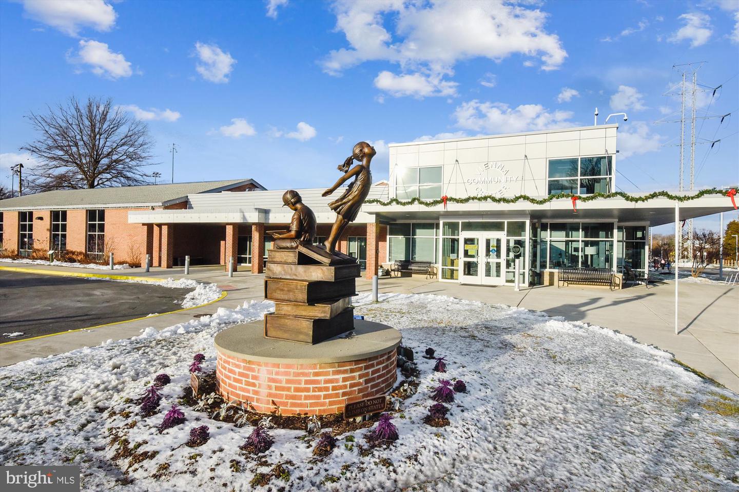 205 MARKET SQ NW #15, VIENNA, Virginia 22180, 4 Bedrooms Bedrooms, ,4 BathroomsBathrooms,Residential,For sale,205 MARKET SQ NW #15,VAFX2258998 MLS # VAFX2258998