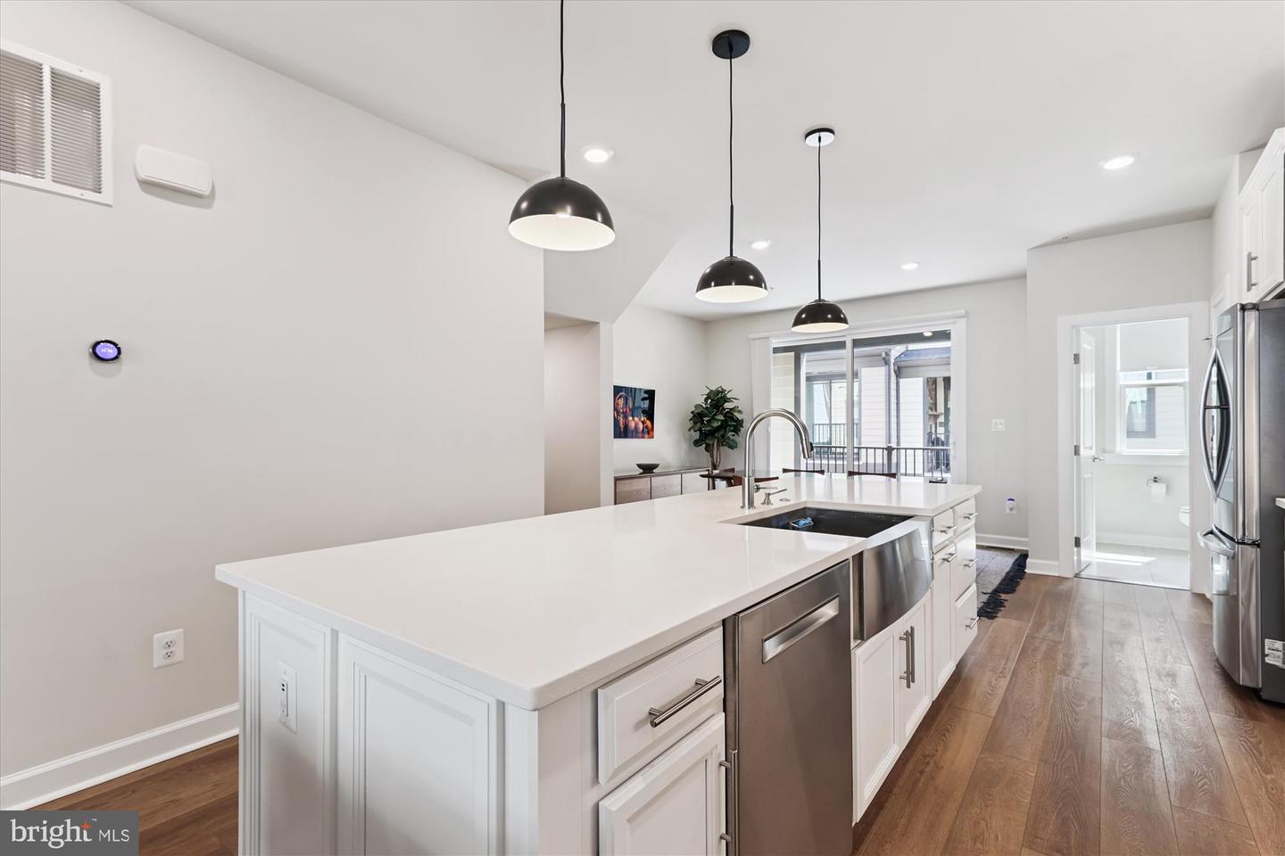 205 MARKET SQ NW #15, VIENNA, Virginia 22180, 4 Bedrooms Bedrooms, ,4 BathroomsBathrooms,Residential,For sale,205 MARKET SQ NW #15,VAFX2258998 MLS # VAFX2258998