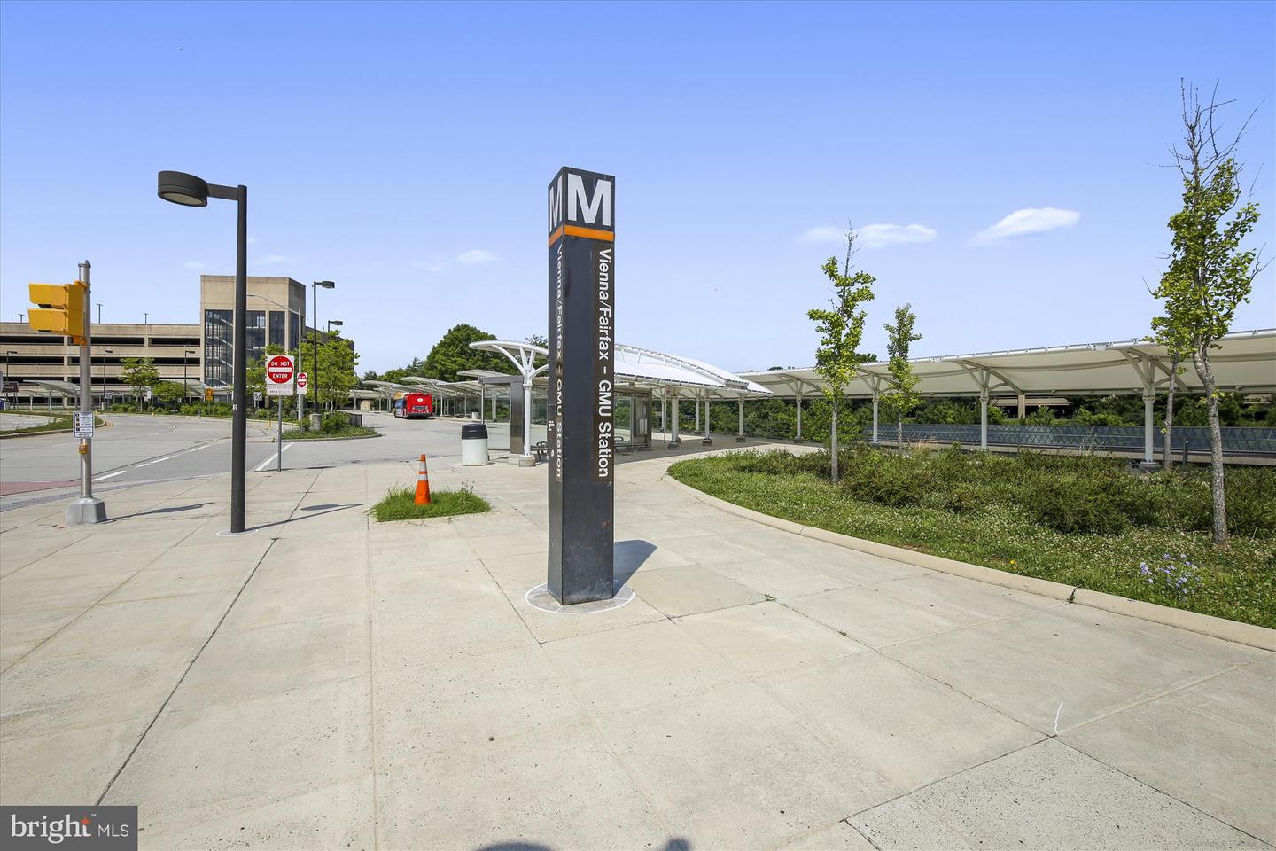 205 MARKET SQ NW #15, VIENNA, Virginia 22180, 4 Bedrooms Bedrooms, ,4 BathroomsBathrooms,Residential,For sale,205 MARKET SQ NW #15,VAFX2258998 MLS # VAFX2258998