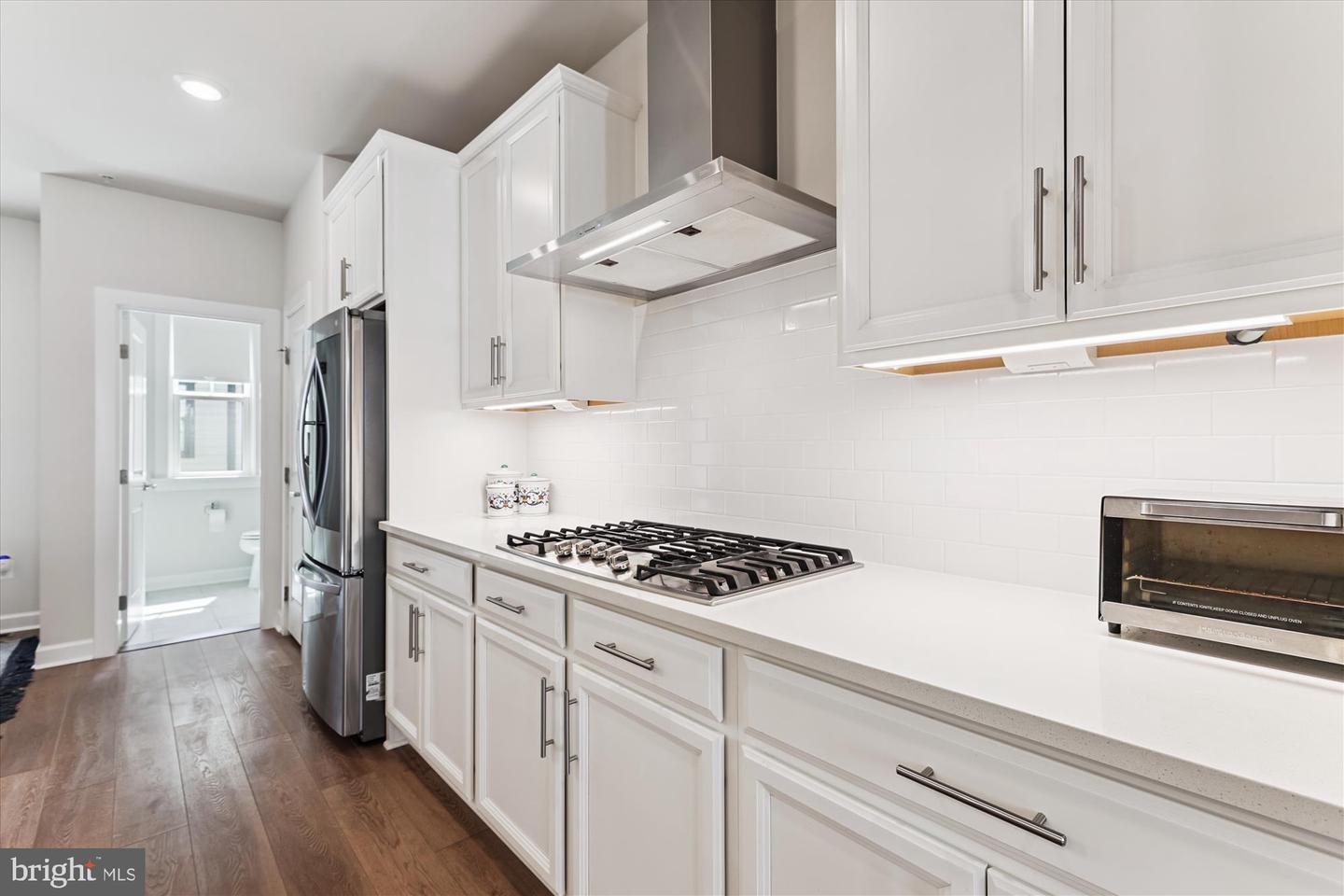 205 MARKET SQ NW #15, VIENNA, Virginia 22180, 4 Bedrooms Bedrooms, ,4 BathroomsBathrooms,Residential,For sale,205 MARKET SQ NW #15,VAFX2258998 MLS # VAFX2258998